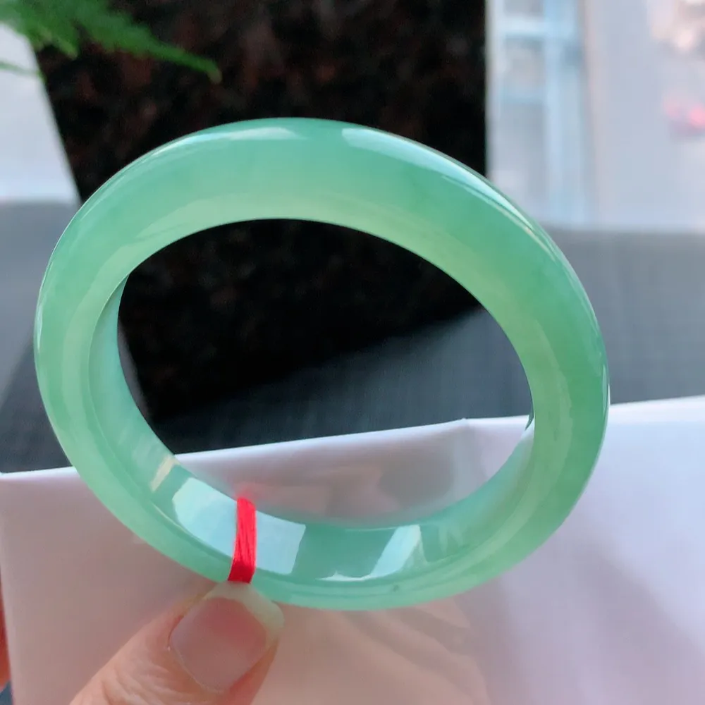 正圈高冰绿 无瑕 尺寸:57.1/12.1/8.9 种色俱佳