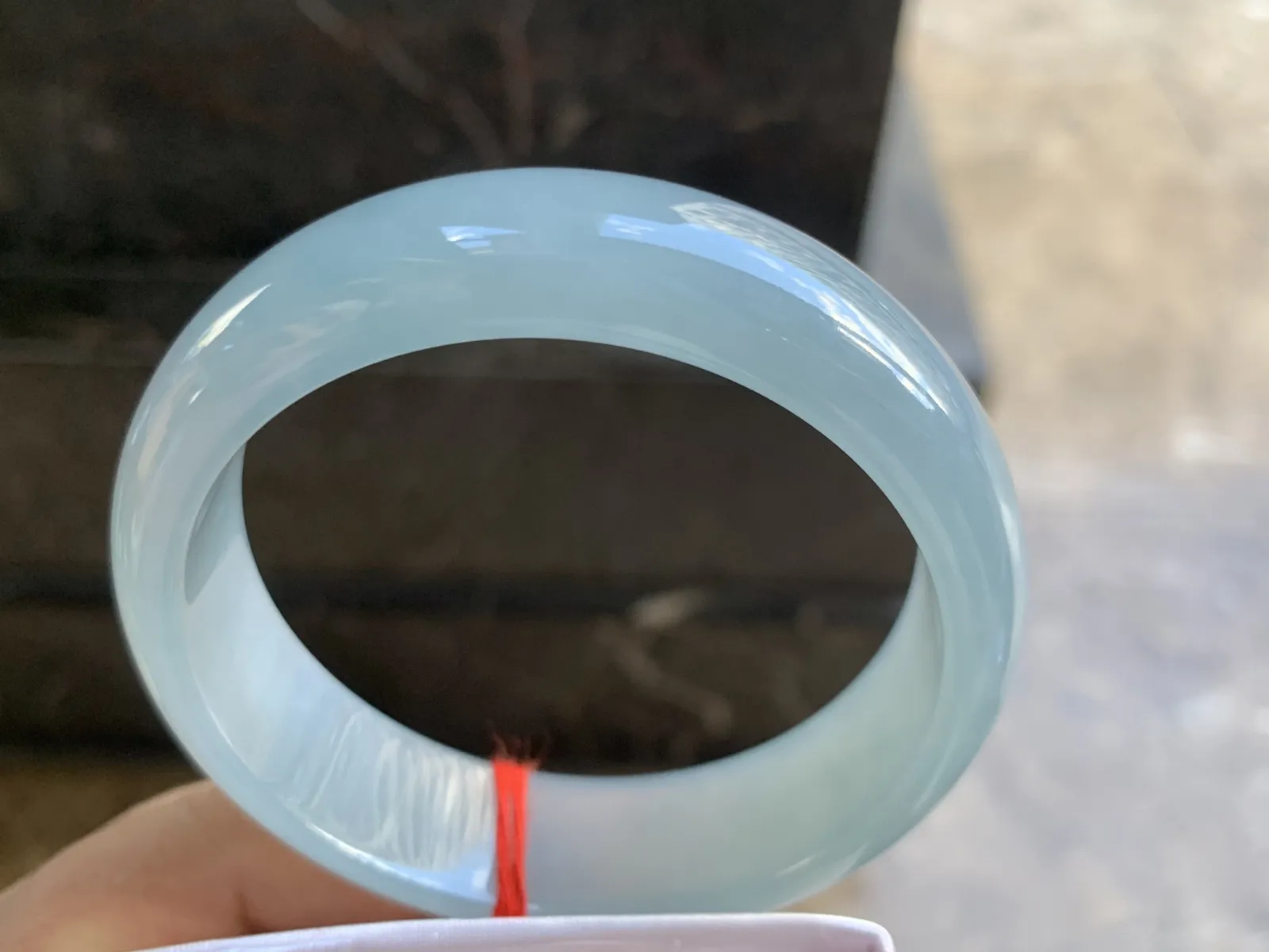 59-17.3-7.7mm
糯冰带底色宽版手镯 种好水润 宽版大气