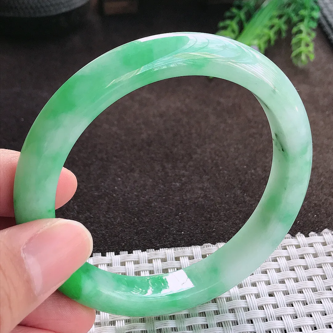 天然a货翡翠60.8/11.5/8.7老坑精美大圈口飘阳绿手镯宽边玉手镯