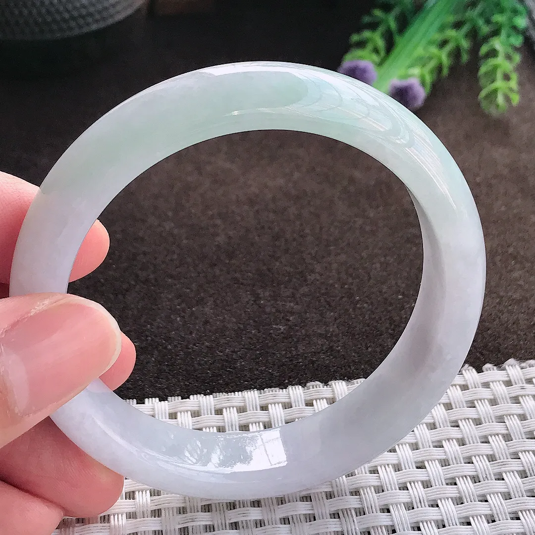 天然a货翡翠57/13.6/8.1老坑冰润水灵手镯宽边玉手镯