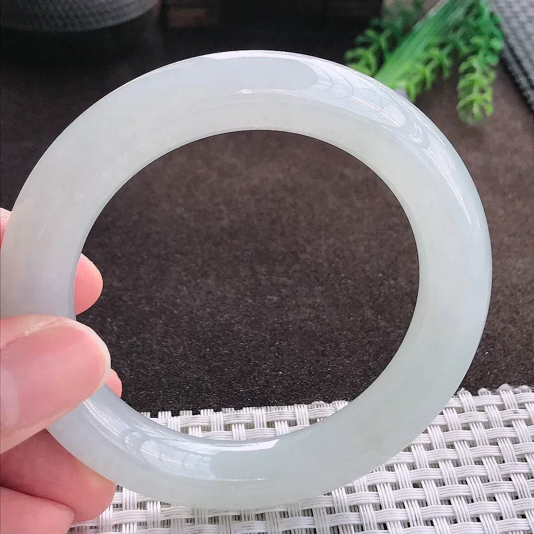 天然a货翡翠56.5/11.6老坑冰胶水灵月光白圆条手镯玉手镯