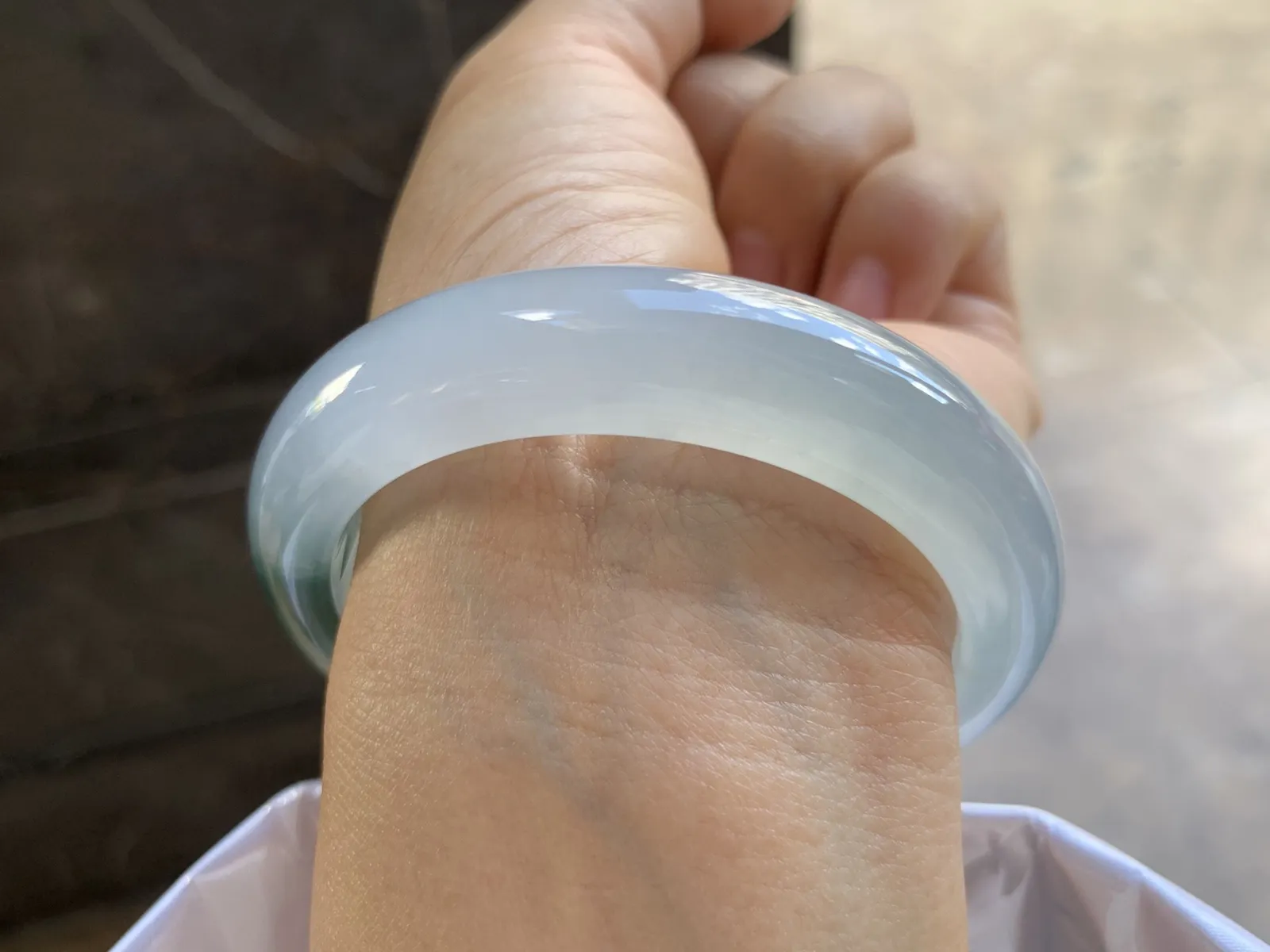 54-13.2-8.8mm
冰种飘花手镯 水润光泽