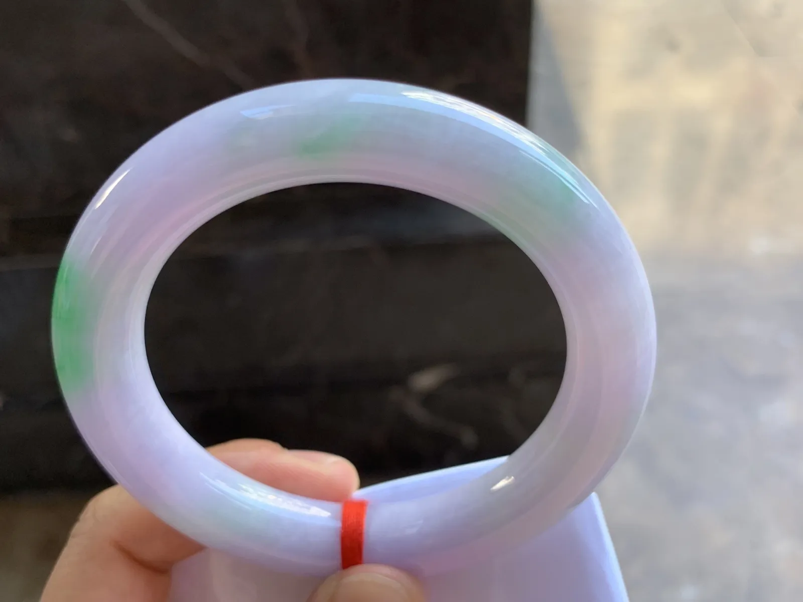 58-11.8mm
春彩圆条手镯 底子细腻 颜色漂亮 推荐