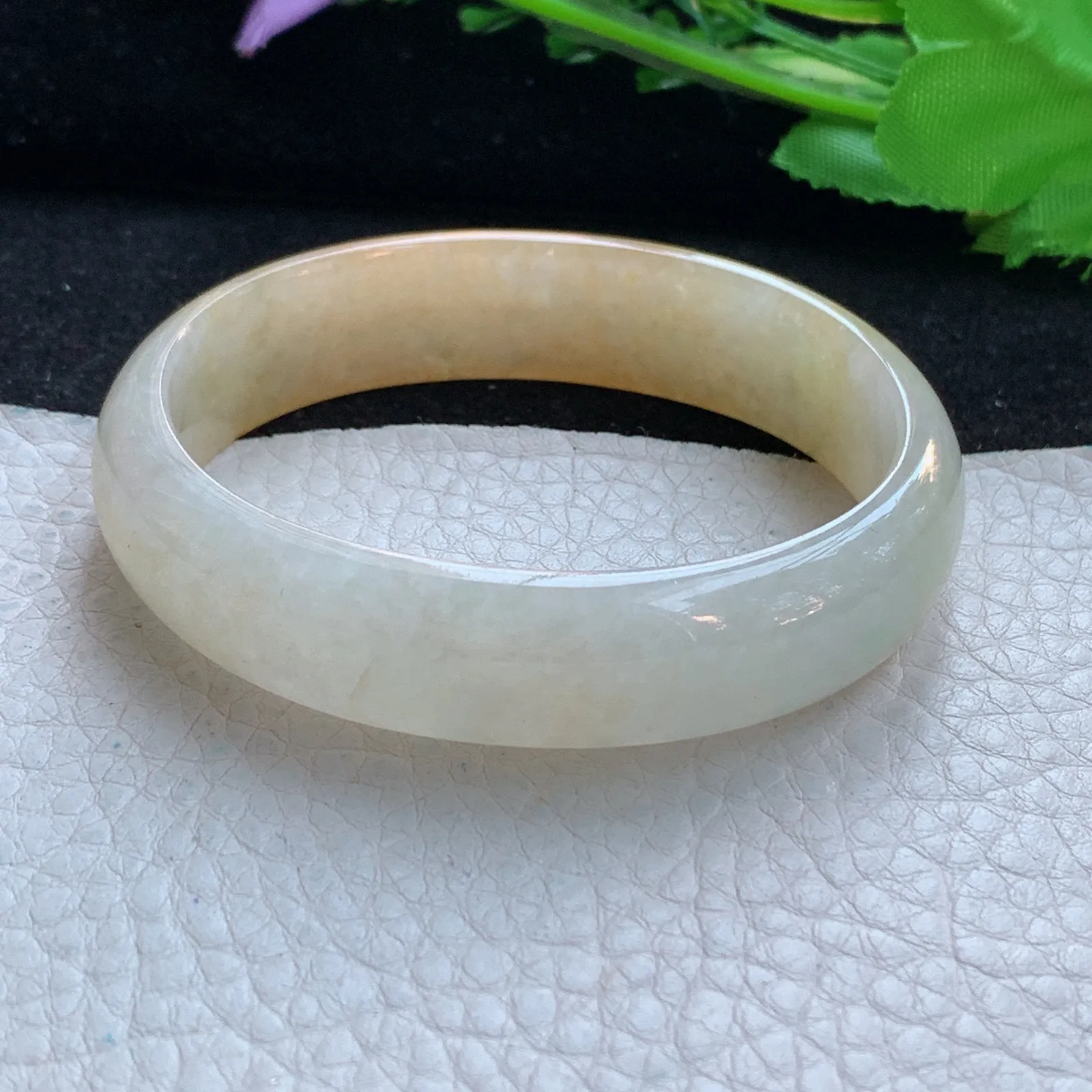 mq自然光55.5*47*14*6贵妃镯 缅甸翡翠a货玉手镯双黄蛋形宽边玉手环