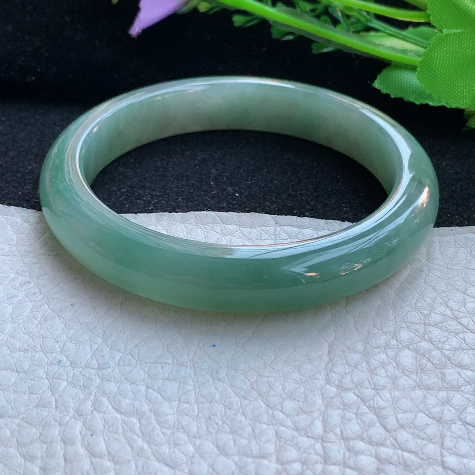 n自然光56.5*11*8平安镯 缅甸翡翠a货玉手镯蓝韵宽边珠宝玉手环