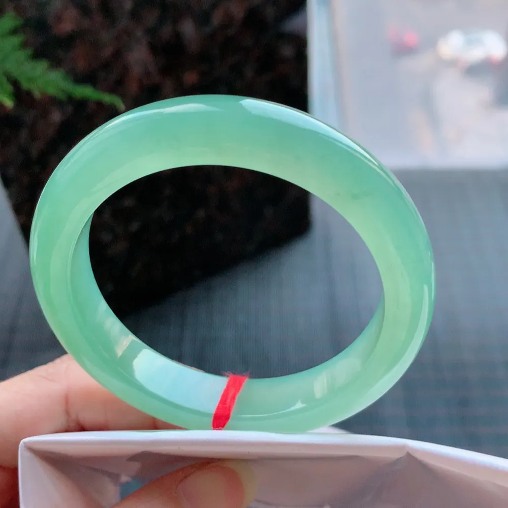 正圈高冰绿 无瑕 尺寸:57.1/12.1/8.9 种色俱佳