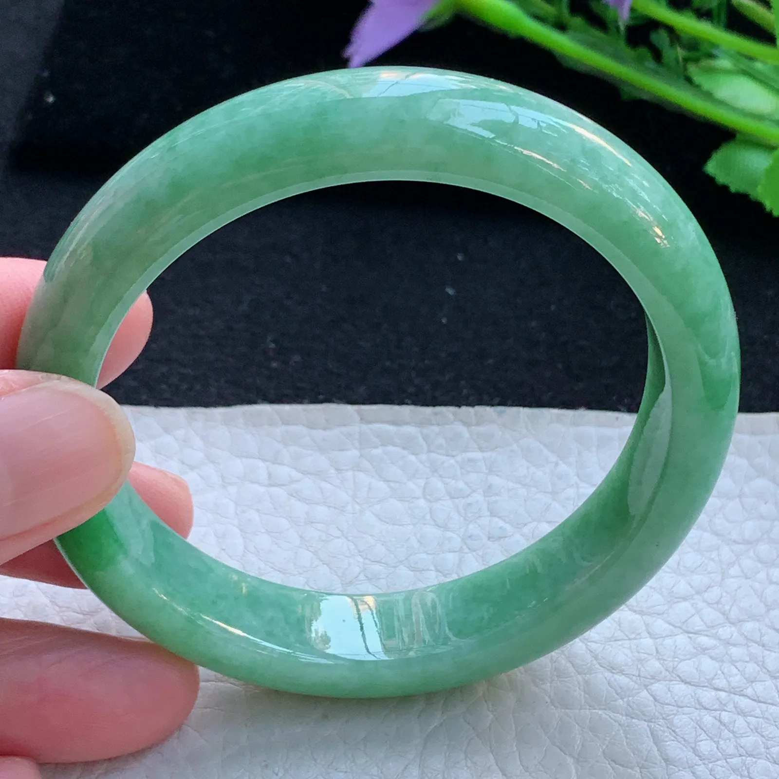 xx自然光57*12.6*8平安镯 缅甸翡翠a货玉手镯飘辣绿宽边玉手环