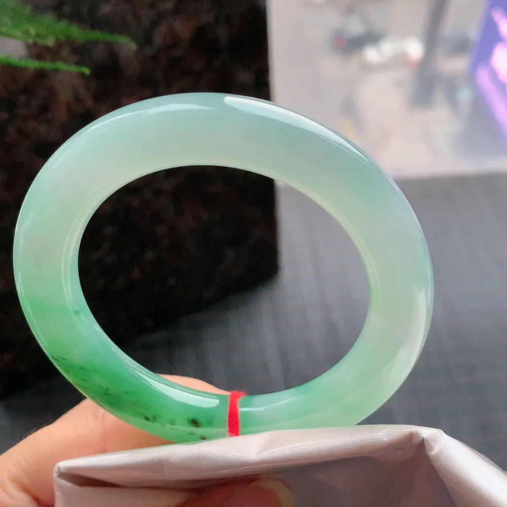 圆条高冰绿 无瑕 尺寸:56.7/11.2/11.6 种色俱佳