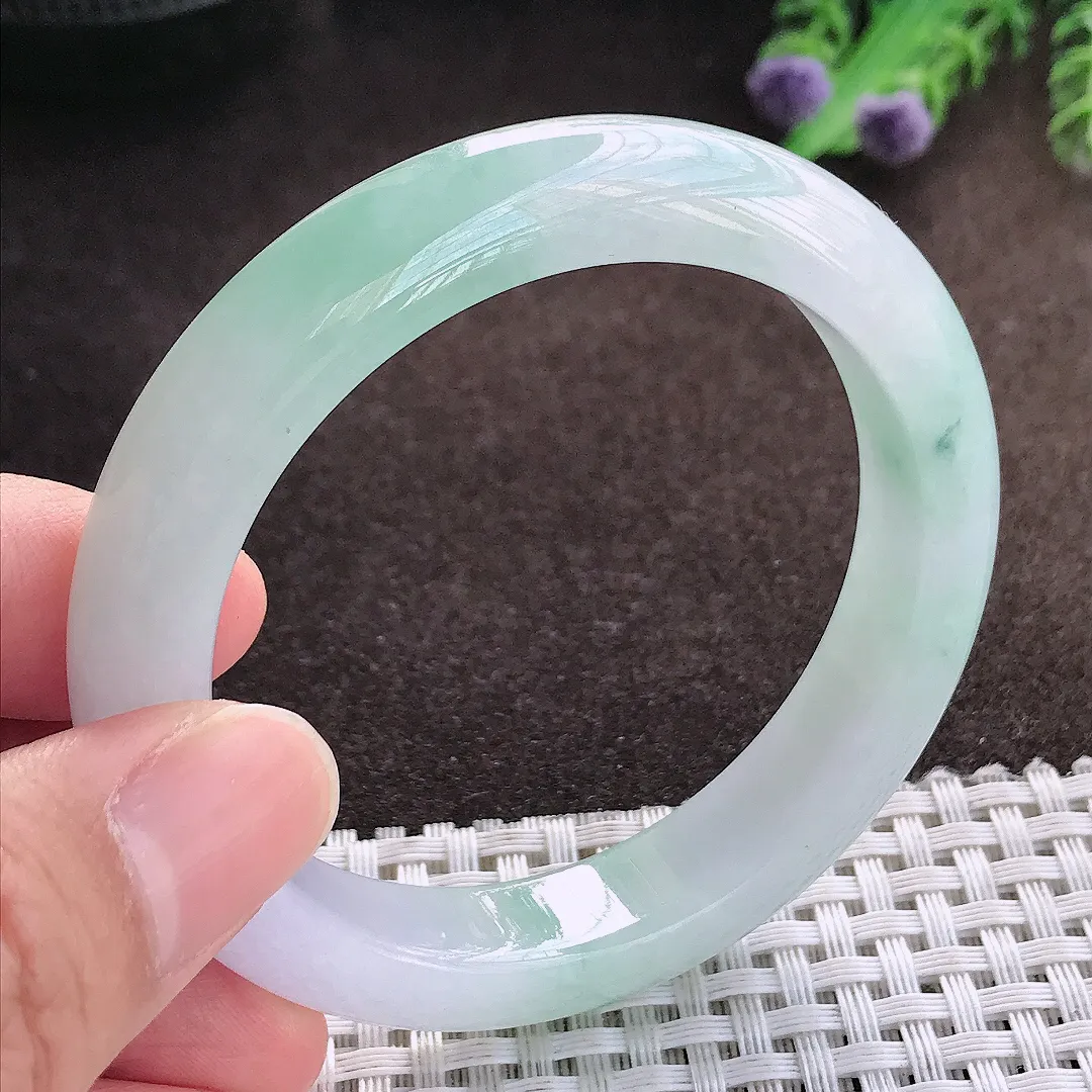 天然a货翡翠53.5/11.4/8.4老坑冰胶水灵飘花手镯宽边玉手镯