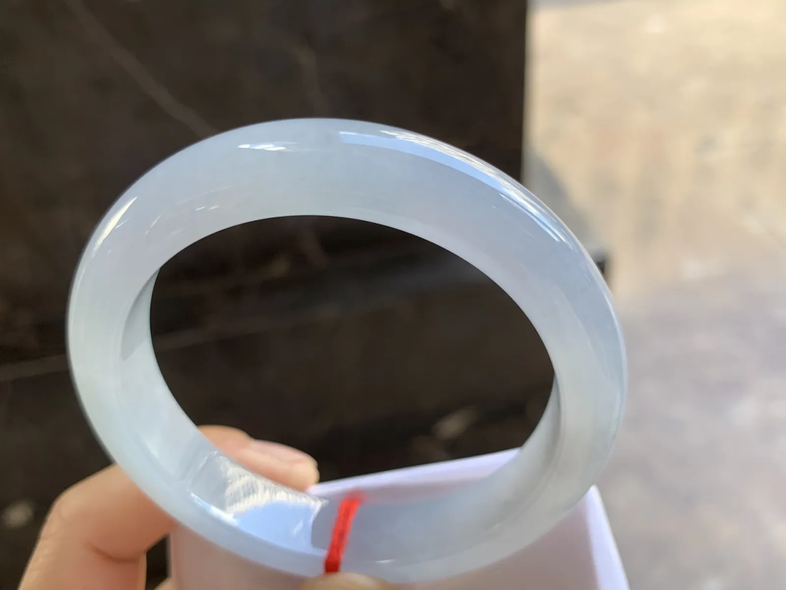 58.5-12.8-9mm
糯冰手镯 底子细腻 干净 水润