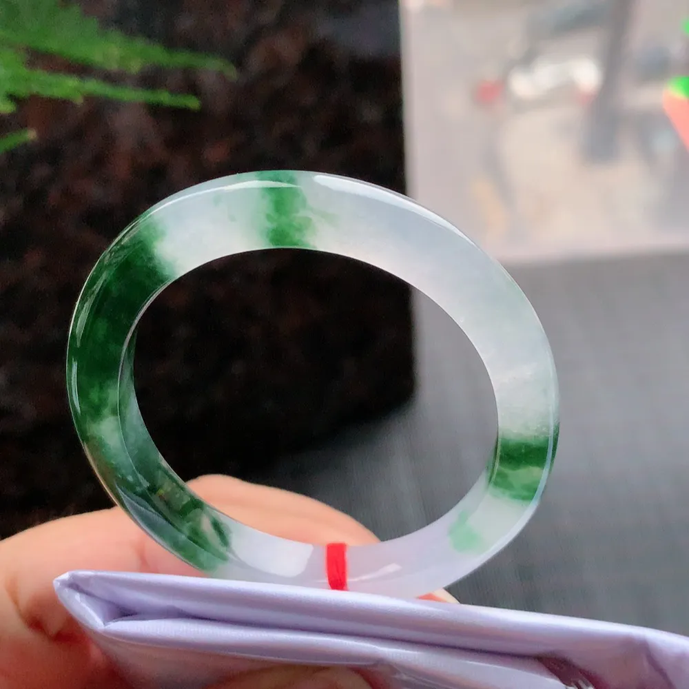 贵妃高冰飘花 无瑕 尺寸:52.6/7.4/7.1 花美