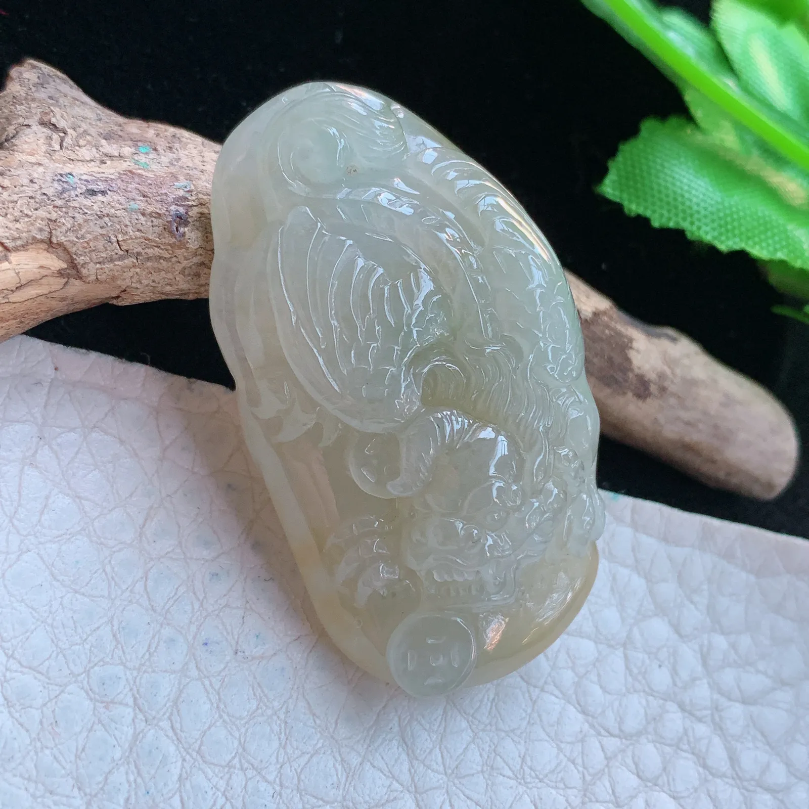 lz自然光43.5*23.5*10.6缅甸翡翠精雕如虎添翼 生肖虎玉吊坠 玉挂件