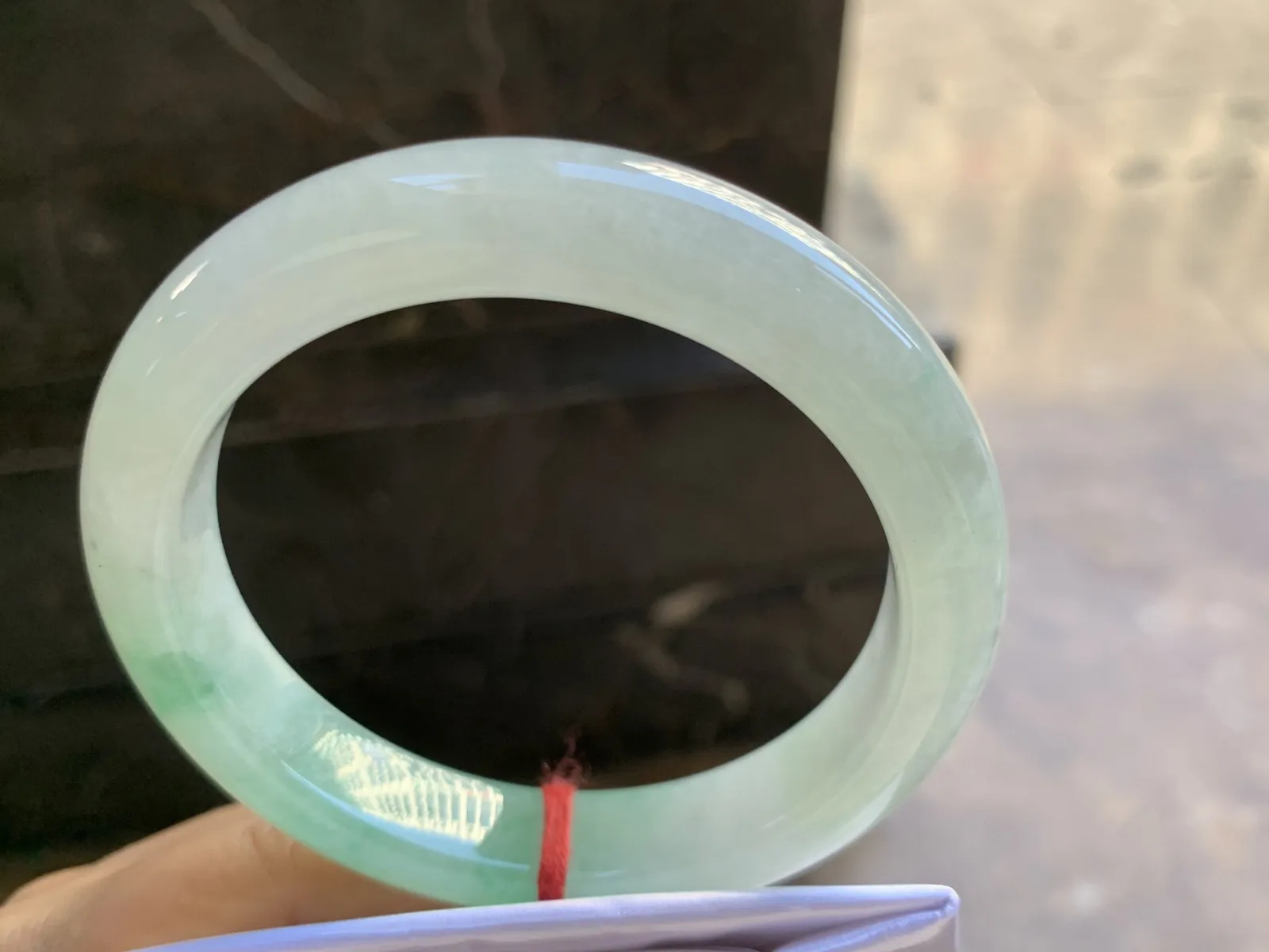 61-12.8-10mm
带色手镯 底子细腻 水润清新