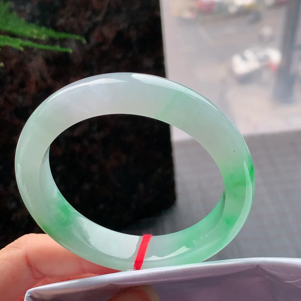 正圈冰阳绿 无瑕 尺寸:57.5/12.7/9.1 种色兼备