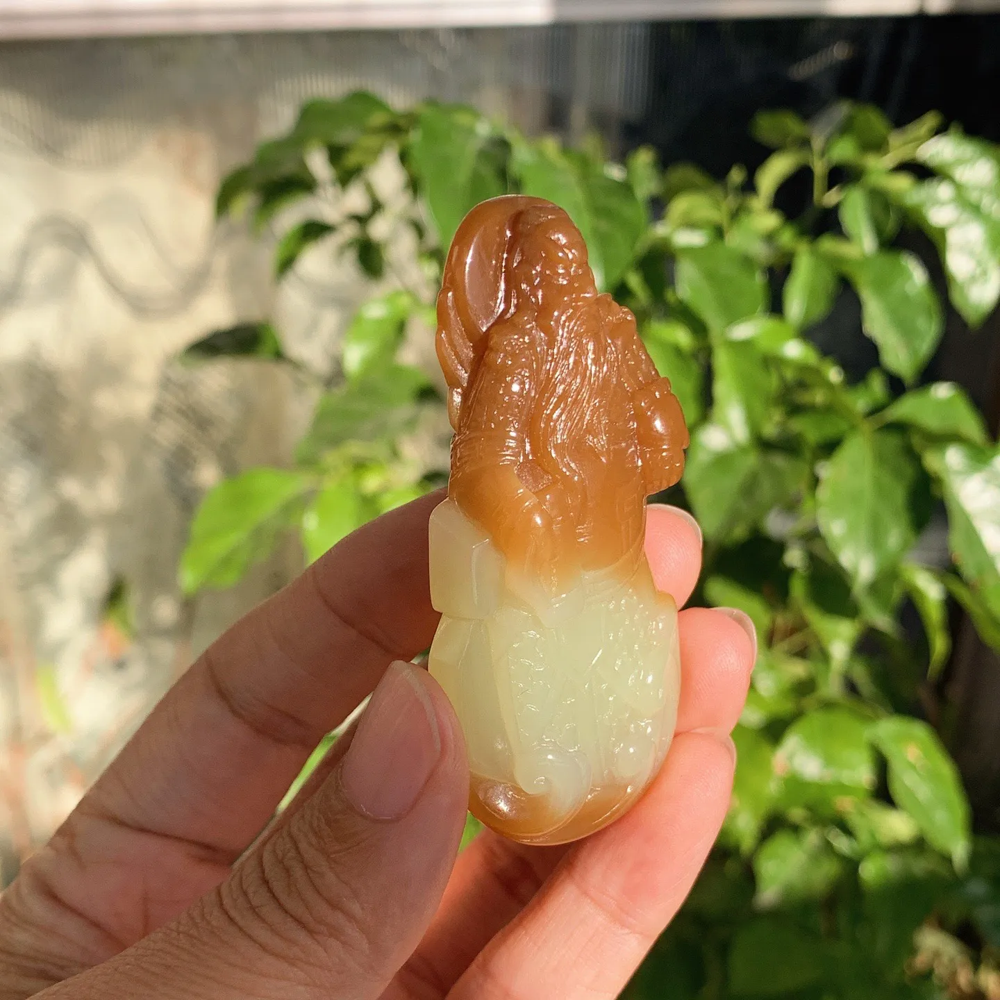 新疆且末糖武财神关公挂件。尺寸70/32/15重51克。玉质细腻油润。手推出油。品相大气。lt251