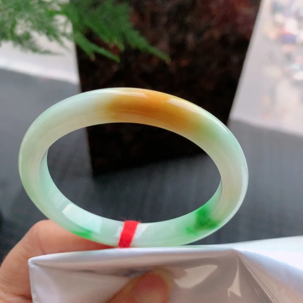 贵妃冰糯黄加绿 无瑕 尺寸:53.9/46.9/8.2/7.2超值🥰🥰