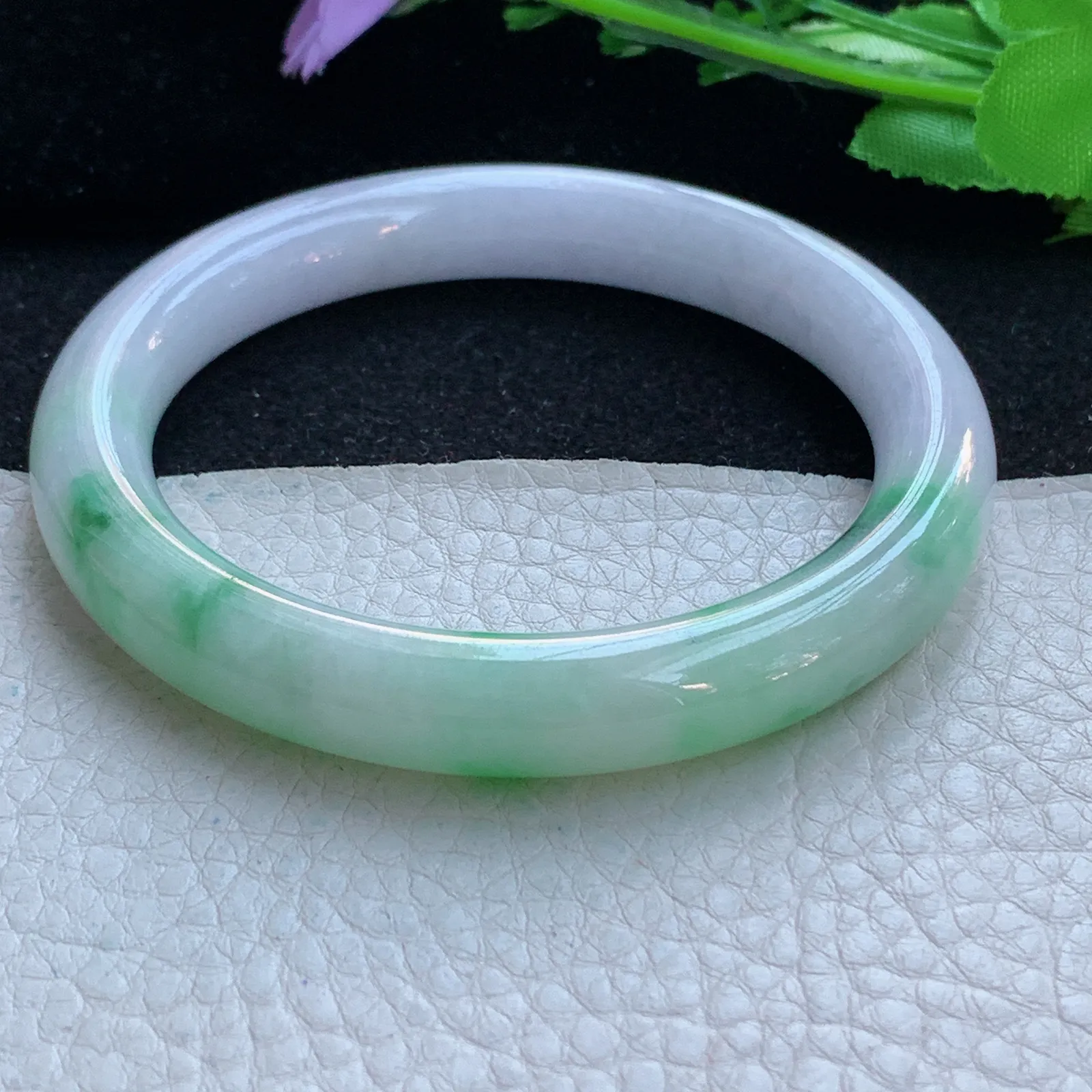 yh自然光59*10*9.6美人镯 缅甸翡翠a货玉手镯春带彩圆条玉手环