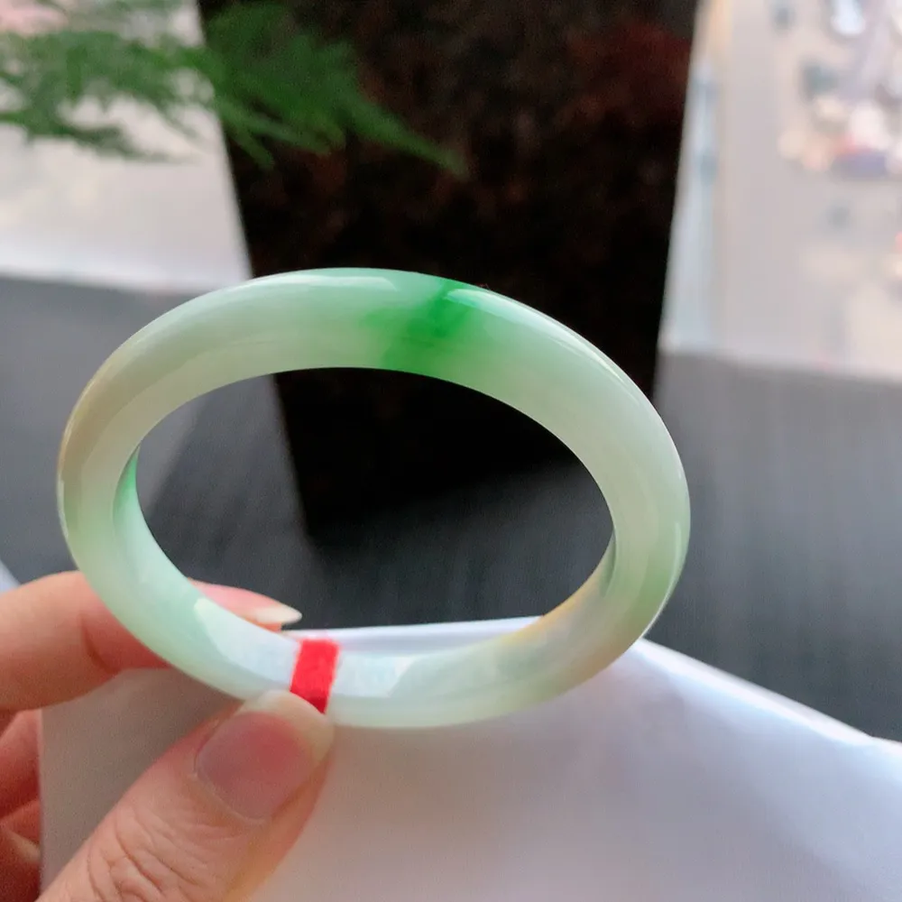 贵妃冰糯黄加绿 无瑕 尺寸:53.9/46.9/8.2/7.2超值🥰🥰