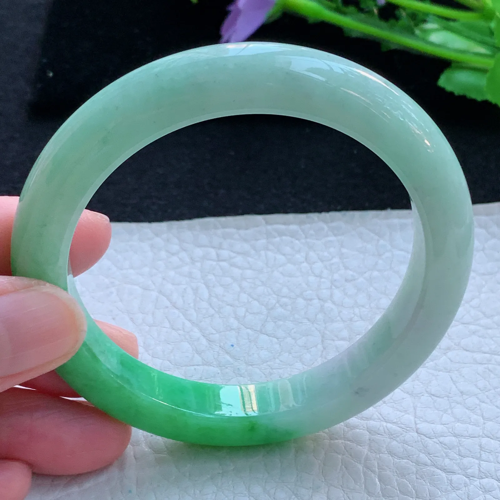 jx自然光58.5*10.6*9平安镯 缅甸翡翠a货玉手镯飘辣绿厚装宽边玉手环