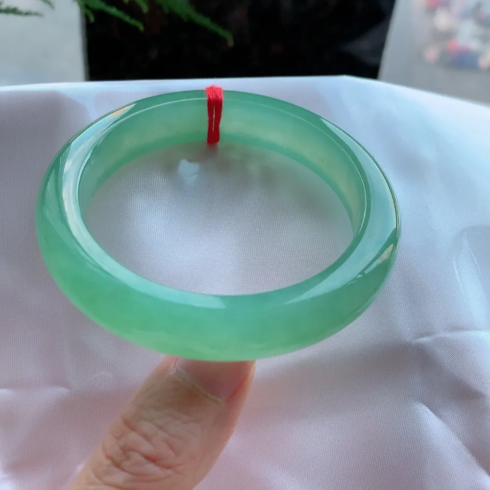 正圈高冰绿 无瑕 尺寸:57.1/12.1/8.9 种色俱佳