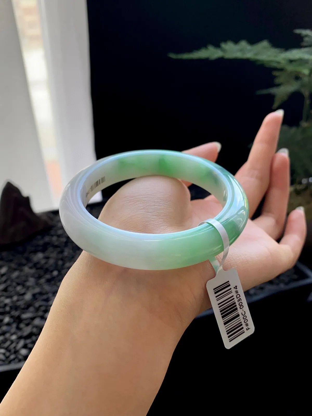 【飘绿】
尺寸：56.6*12*9