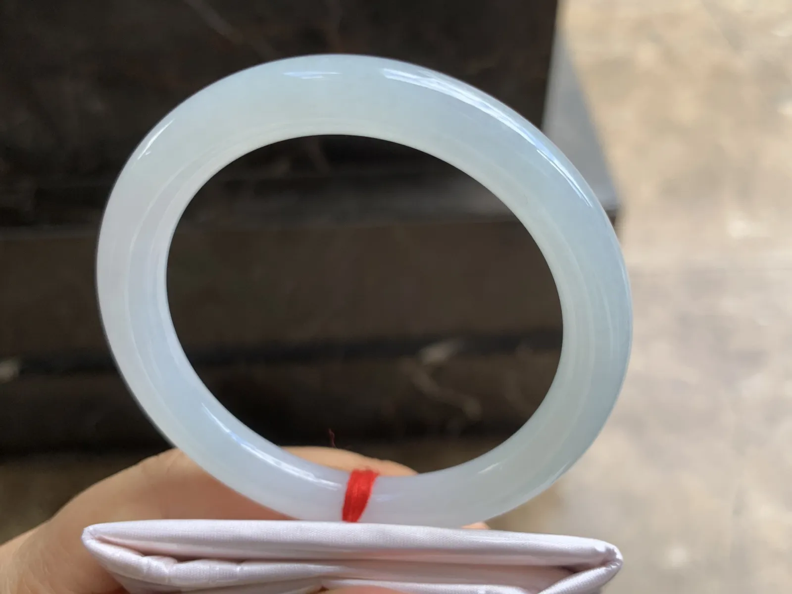 54-8.8mm
糯冰圆条手镯 底子细腻 干净 水润