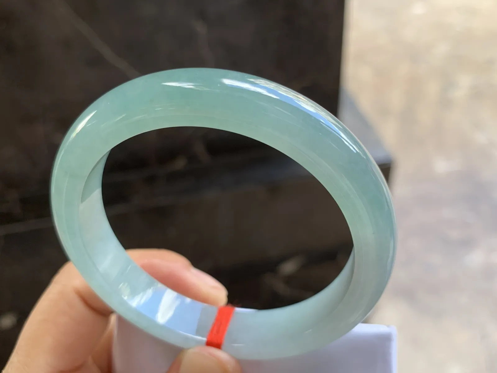 58-12-8.3mm
冰种晴水手镯 水润光泽 清新 推荐