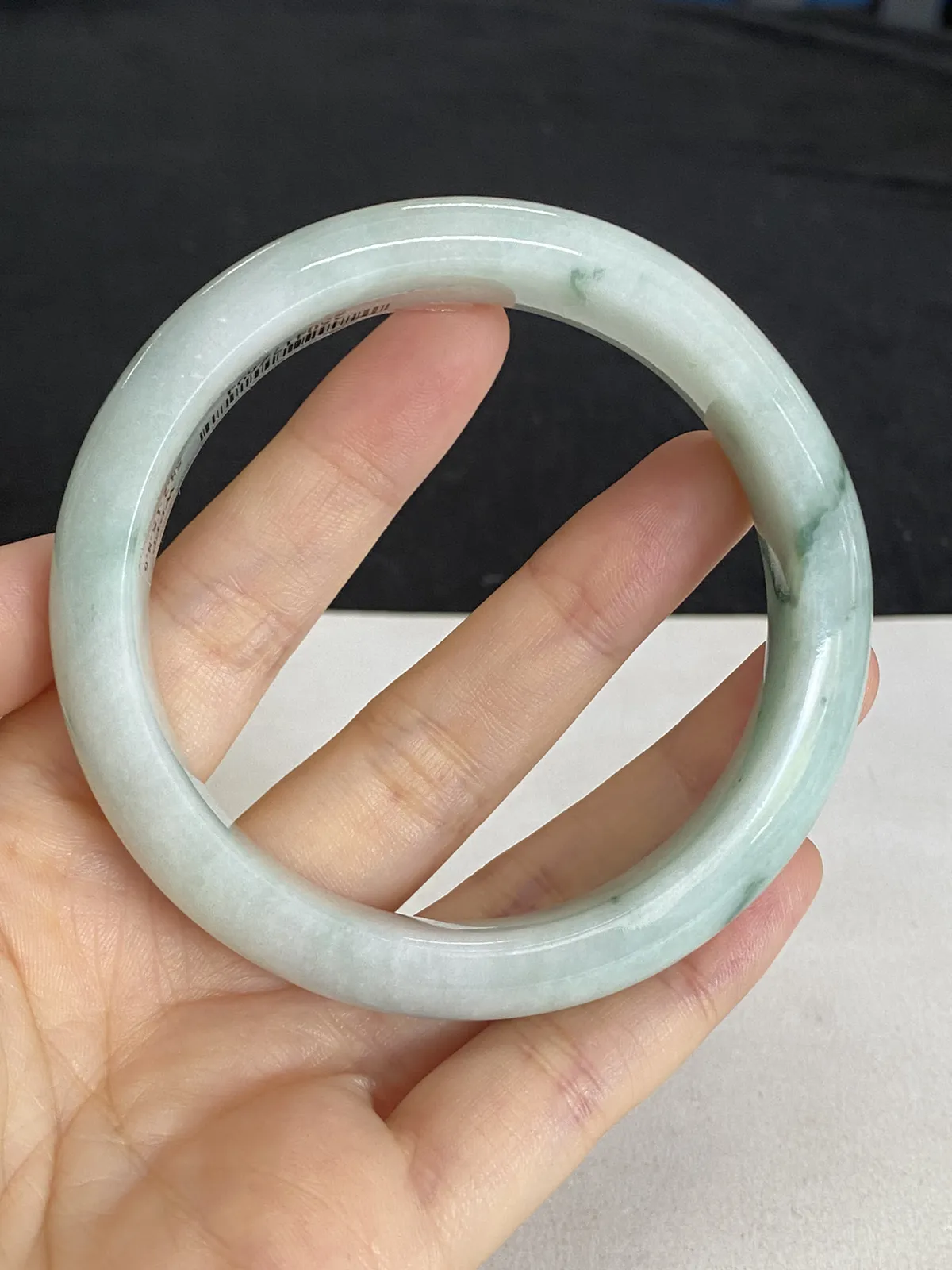 正圈58.2圈口，翡翠糯化种淡绿色手镯