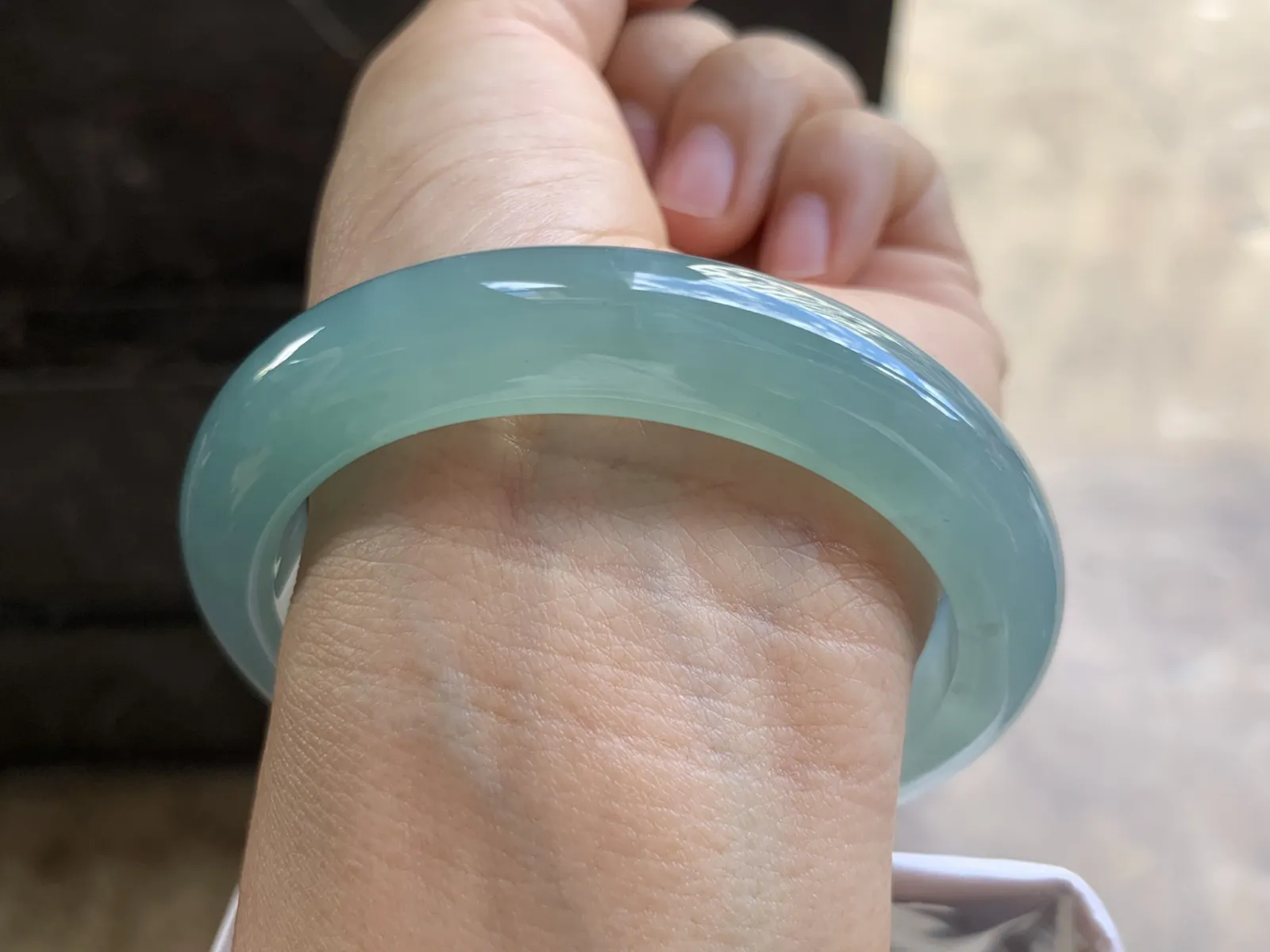 57.5-11.8-9mm
冰种晴水手镯 水润光泽 颜色清新