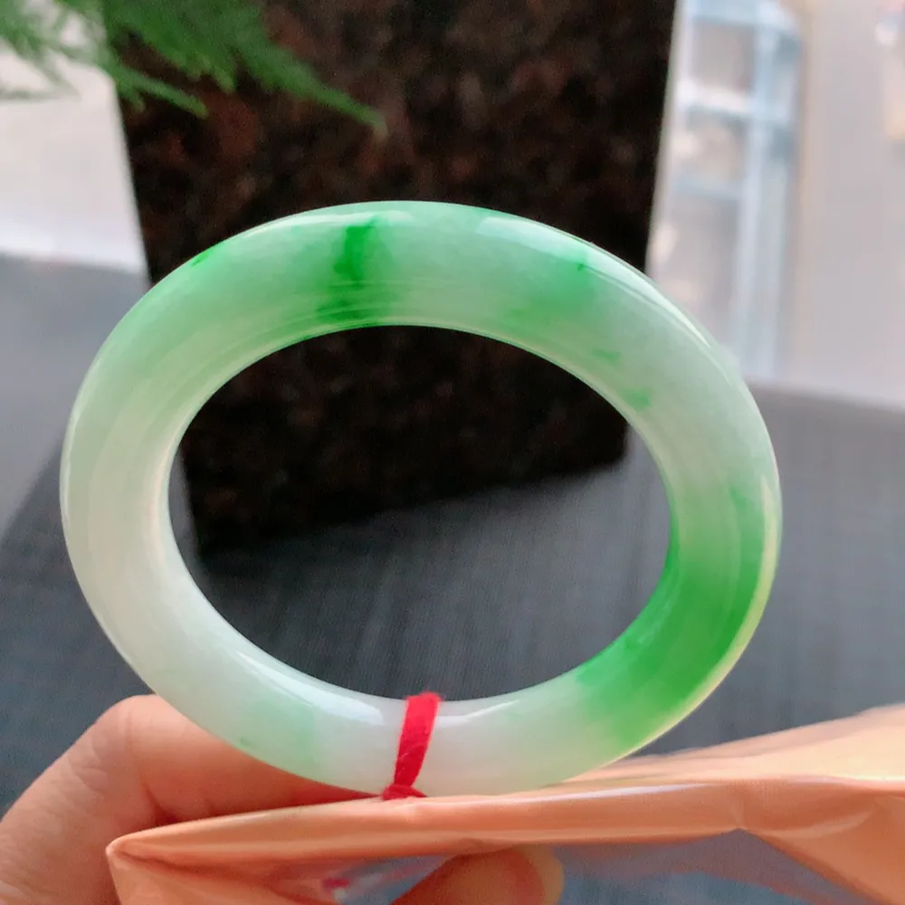 圆条冰糯阳绿 微皮纹 尺寸:54.9/11.2