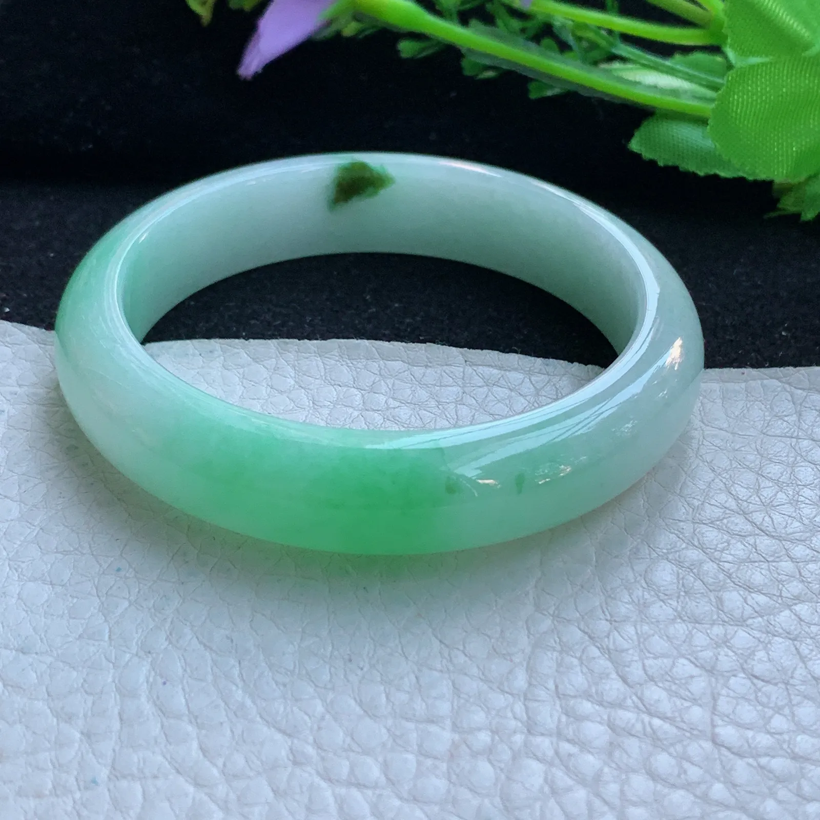 yh自然光56.5*13*8平安镯 缅甸翡翠a货玉手镯飘阳绿宽边玉手环