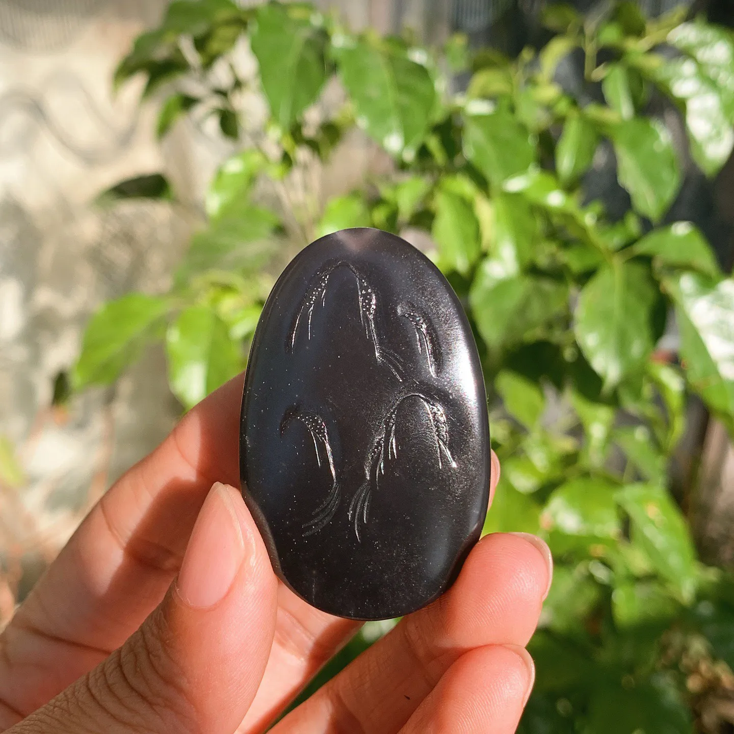 和田玉紫罗兰佛引福来牌子挂件。尺寸50/33/16重36.8克。玉质细腻油润。手推出油。品相大气。lt251120