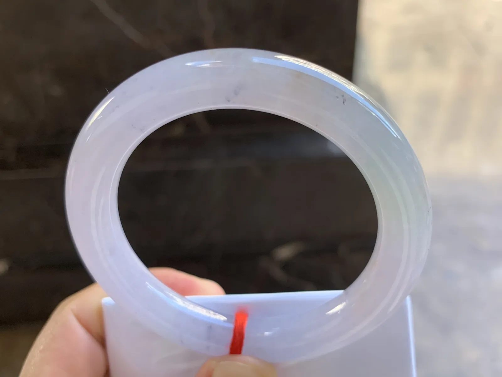 53-10mm
春色撒金圆条手镯 底子细腻 颜色漂亮 特色推荐