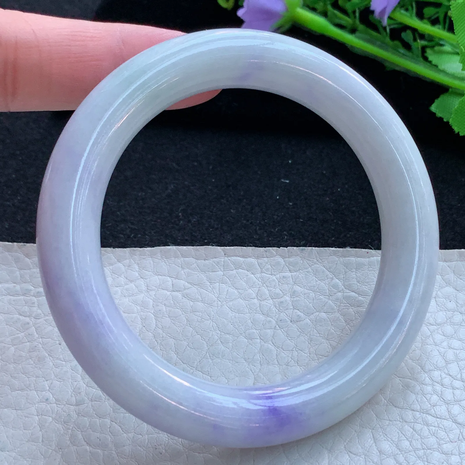 xx自然光57*11.3美人镯 缅甸翡翠a货玉手镯飘紫圆条玉手环