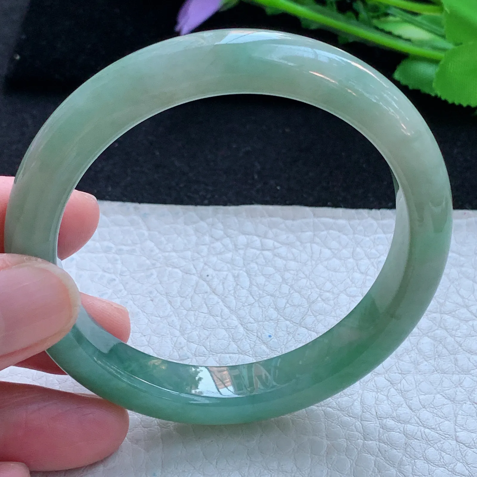 n自然光56.5*11*8平安镯 缅甸翡翠a货玉手镯蓝韵宽边珠宝玉手环