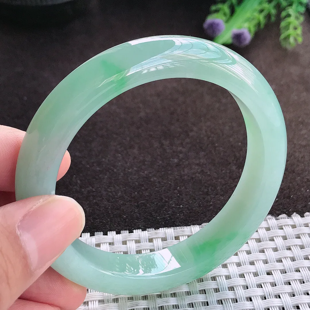 天然a货翡翠56/11.8/8.7老坑精美冰润冰晴绿手镯宽边玉手镯