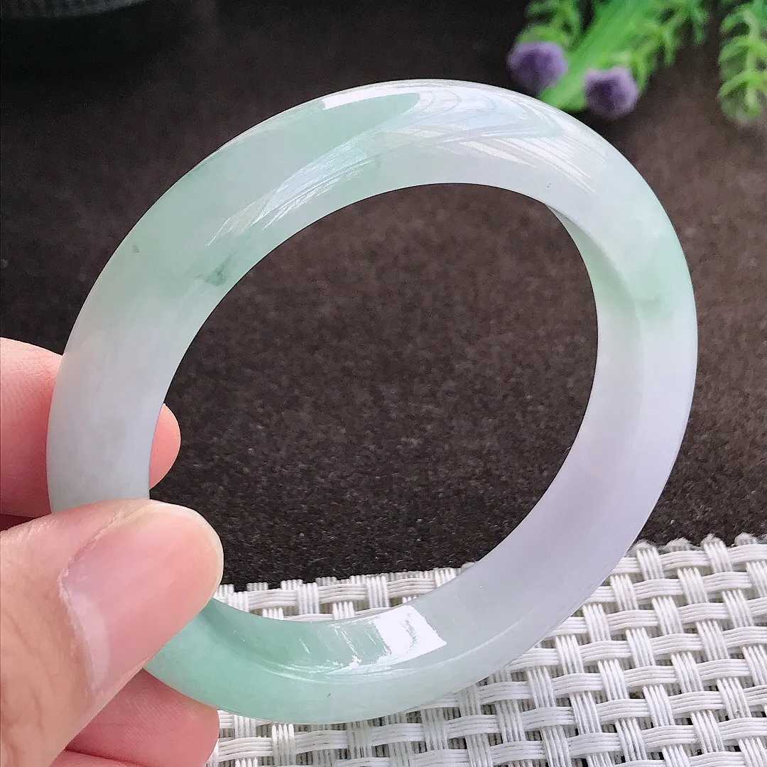 天然a货翡翠53.5/11.4/8.4老坑冰胶水灵飘花手镯宽边玉手镯