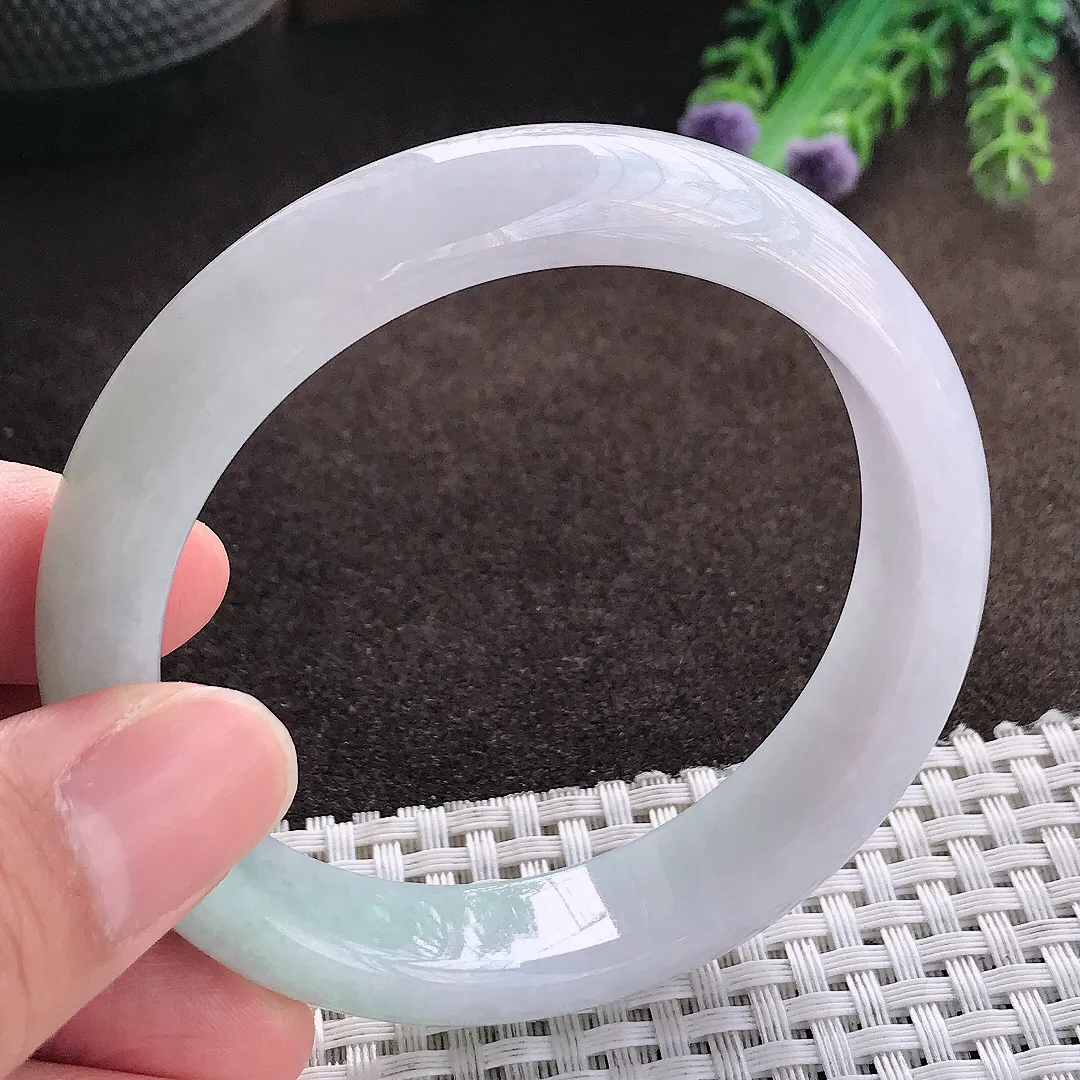 天然a货翡翠57/13.6/8.1老坑冰润水灵手镯宽边玉手镯