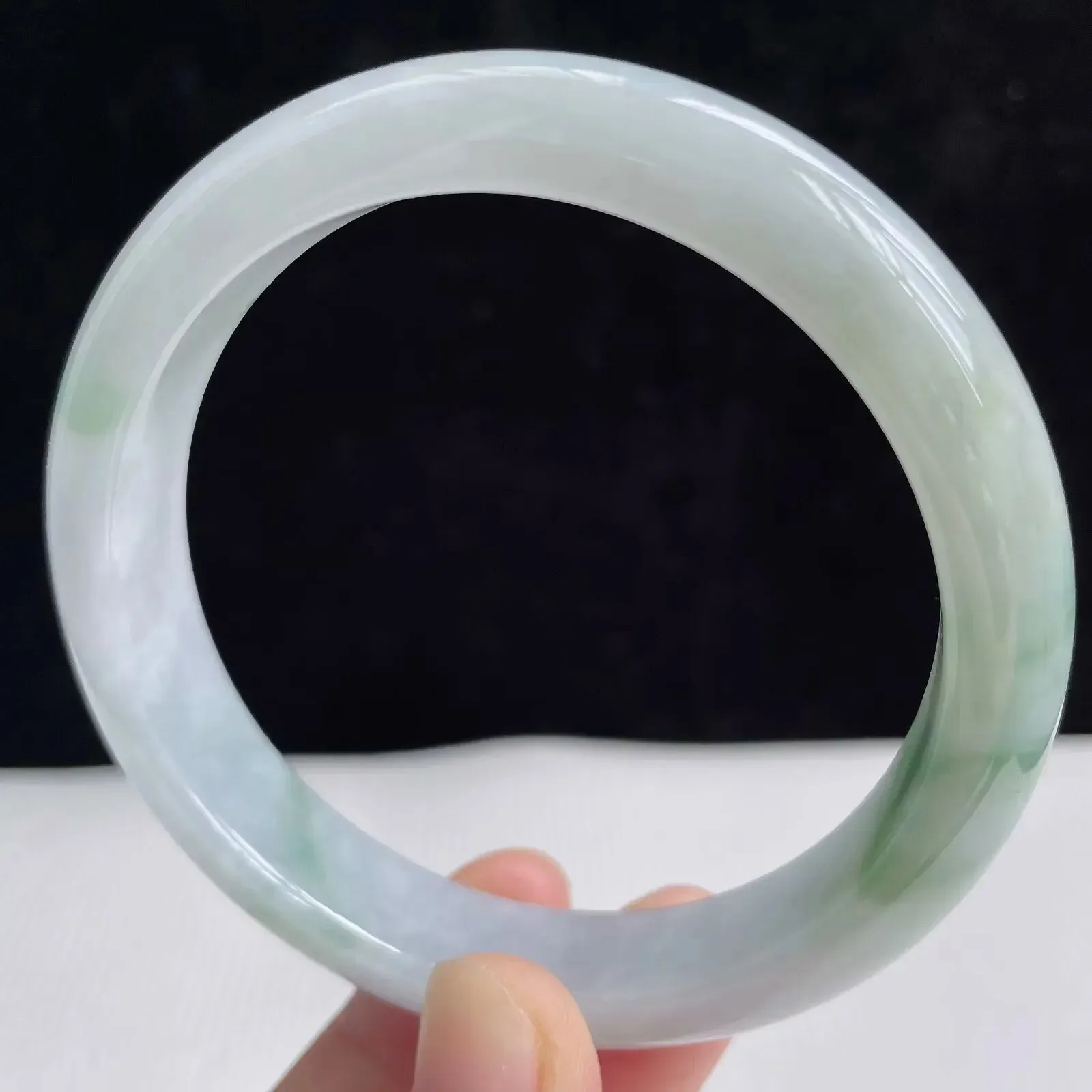 58.7圈有种有色天然翡翠A货飘绿玉手镯好种水春彩水润手镯53.06g