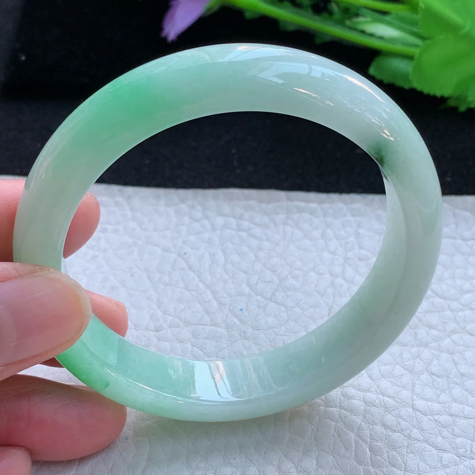 yh自然光56.5*13*8平安镯 缅甸翡翠a货玉手镯飘阳绿宽边玉手环