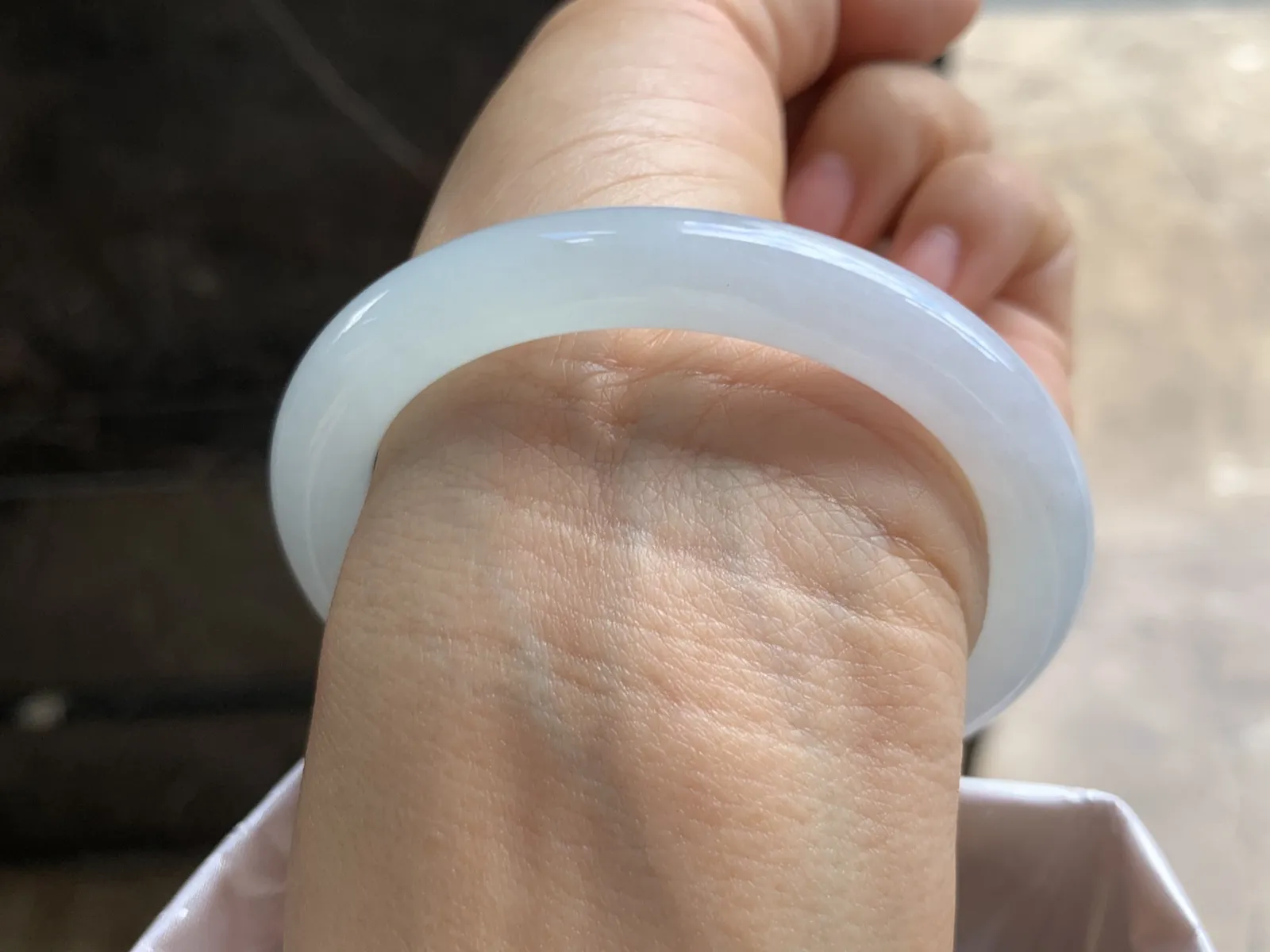 54-8.8mm
糯冰圆条手镯 底子细腻 干净 水润