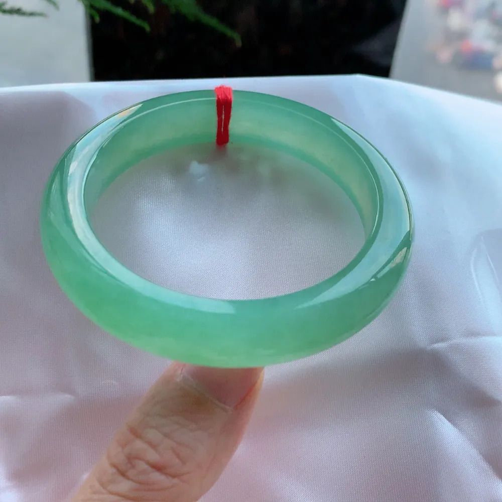 正圈高冰绿 无瑕 尺寸:57.1/12.1/8.9 种色俱佳