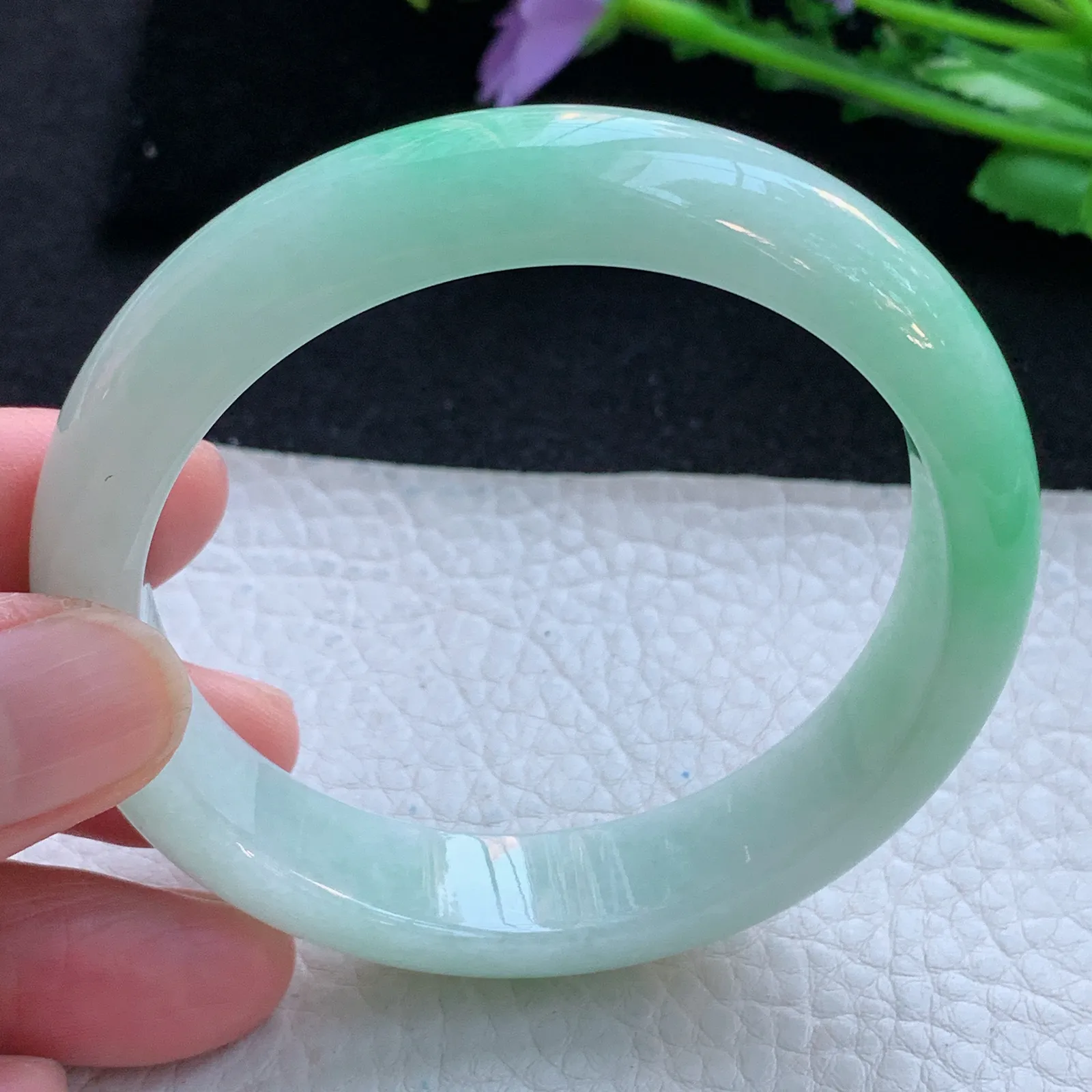 yh自然光56.5*13*8平安镯 缅甸翡翠a货玉手镯飘阳绿宽边玉手环