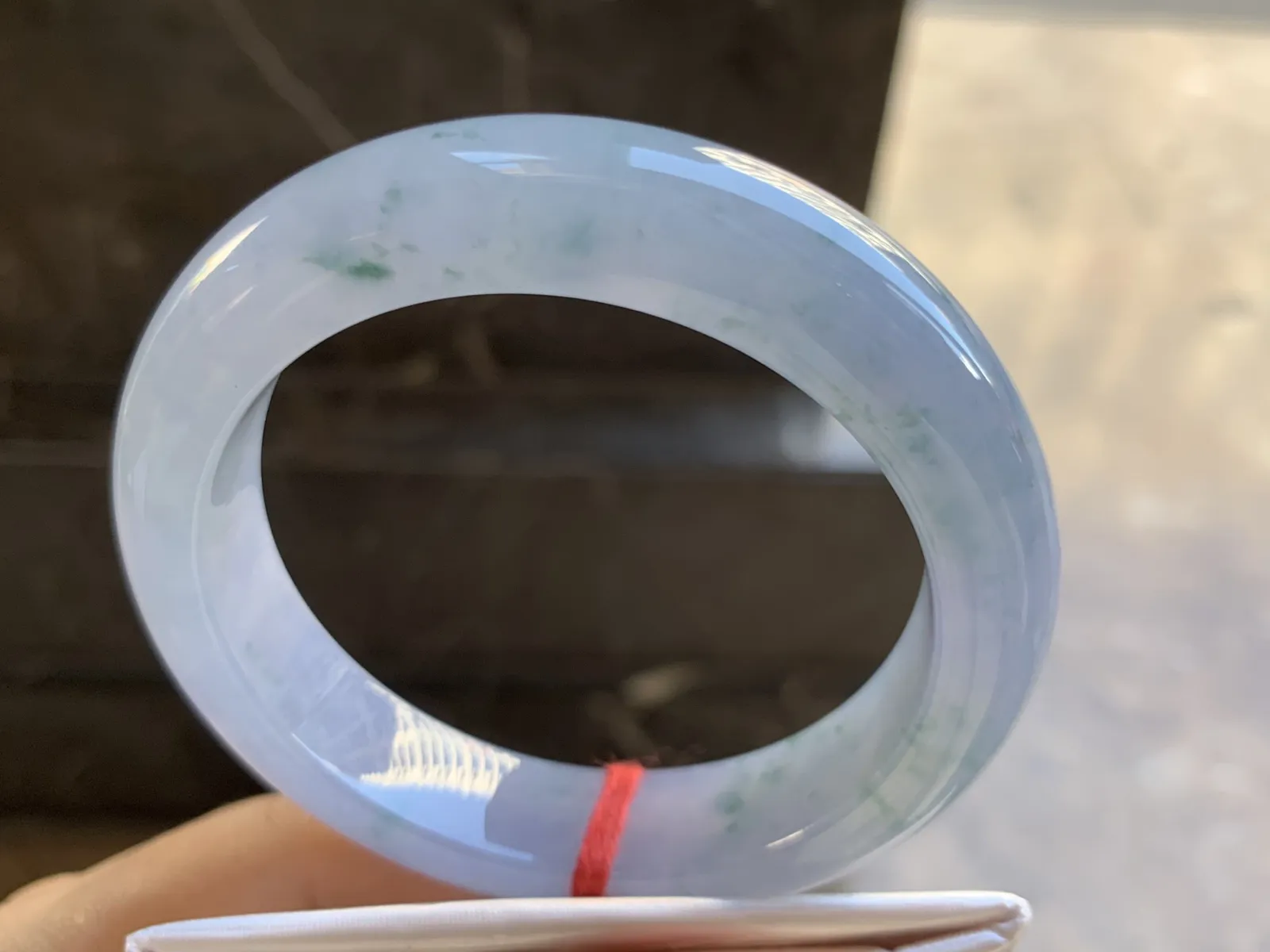 56.5-13.2-9.6mm
冰种紫罗兰飘花手镯 水润光泽 花色灵动