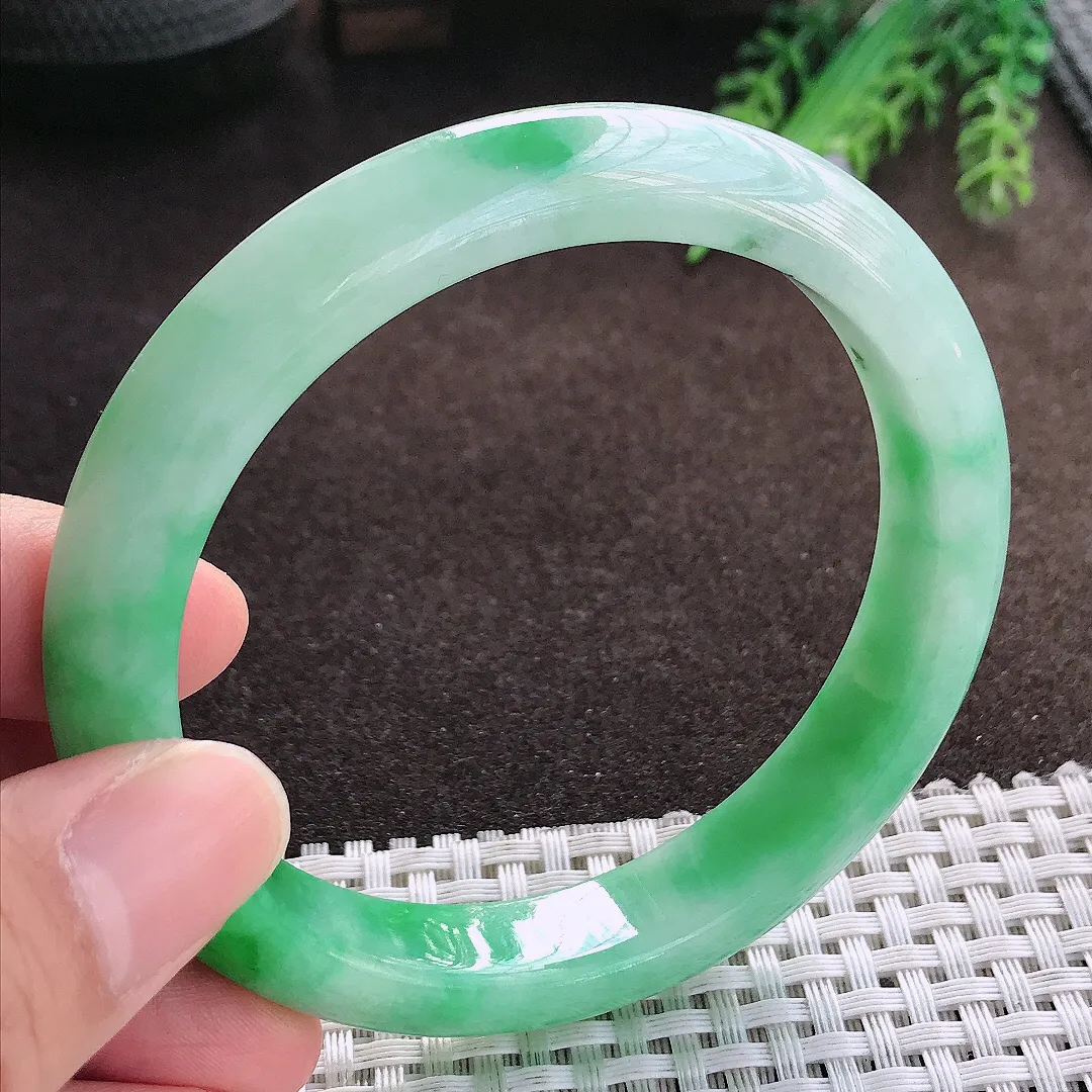 天然a货翡翠60.8/11.5/8.7老坑精美大圈口飘阳绿手镯宽边玉手镯