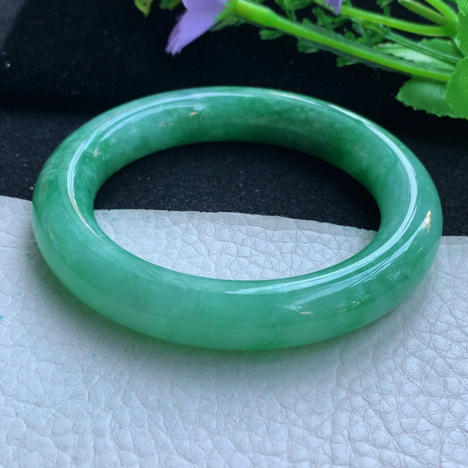 js自然光56*12*11.6胖圆镯 缅甸翡翠a货玉手镯满绿圆条玉手环 美人镯