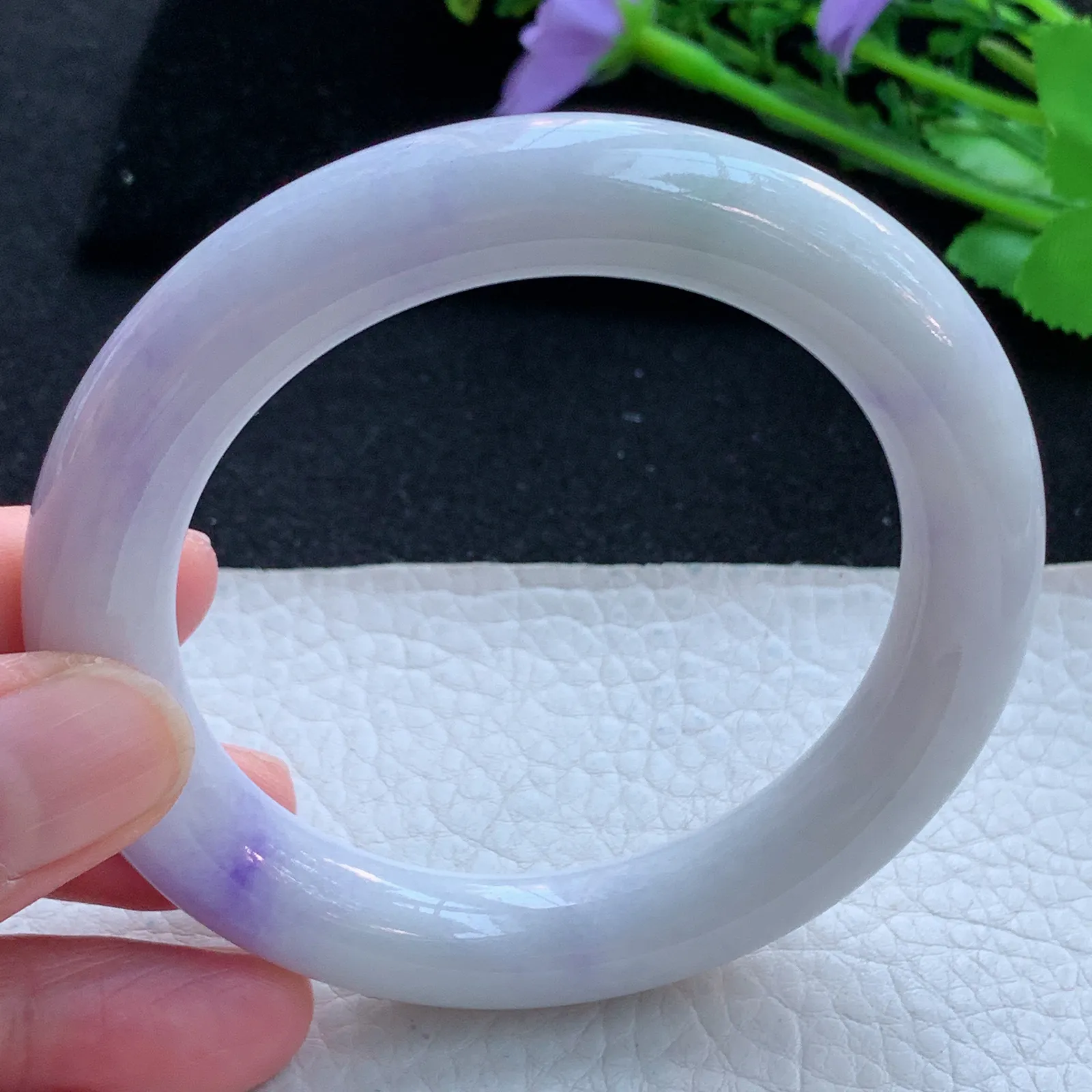 xx自然光57*11.3美人镯 缅甸翡翠a货玉手镯飘紫圆条玉手环