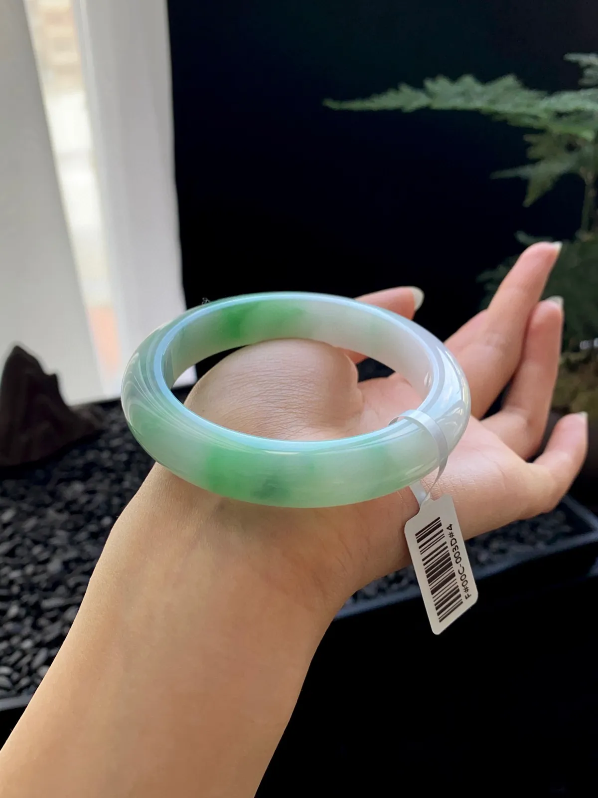 【飘绿】
尺寸：56.6*12*9