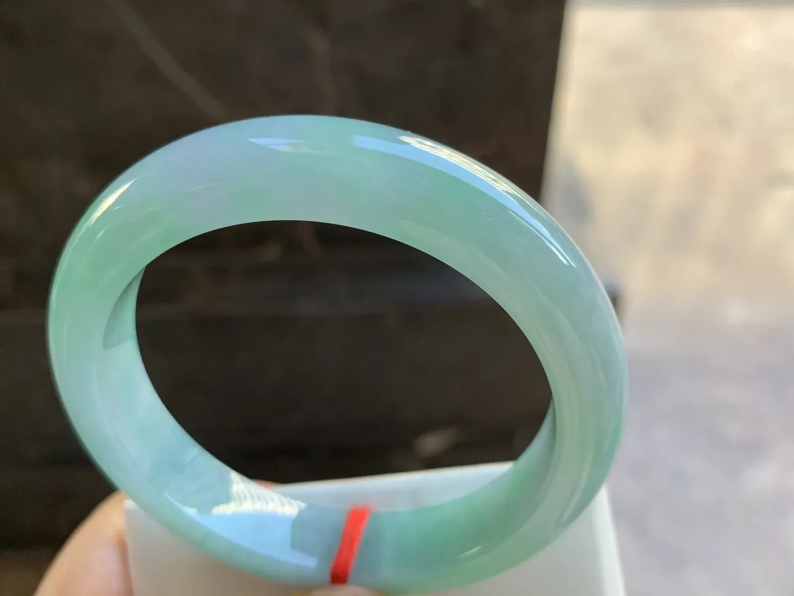 55.5-12-8.7mm
春彩手镯 底子细腻 颜色漂亮  推荐