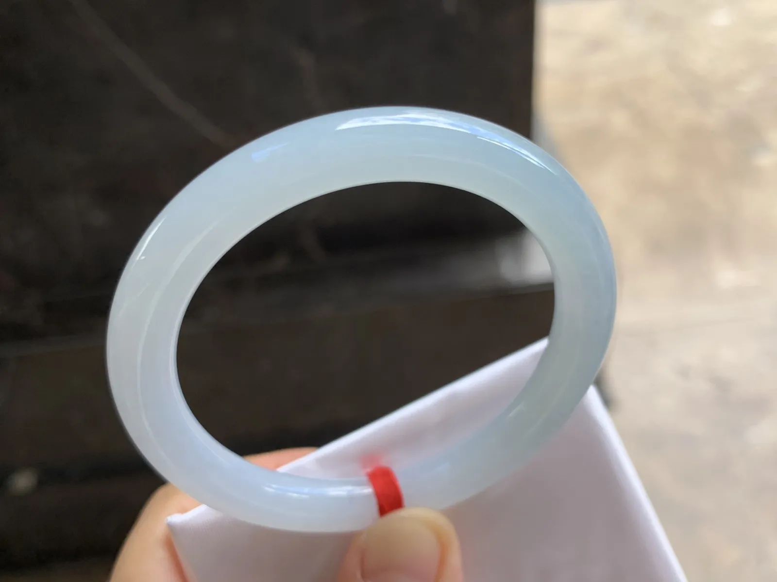 53.5-8.4mm
糯冰圆条手镯 底子细腻 水润 干净